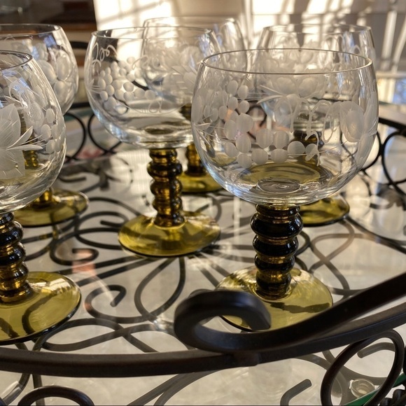 Olive Ribbed Stem glasses - Picture 8 of 10